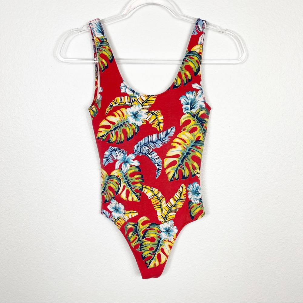 NEW‎ Wilfred Free Aritzia Floral Bodysuit Small
